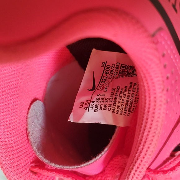 Girl's Nike Soccer Cleats - Picture 5 of 8